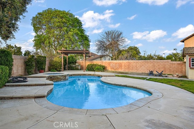14132 Peral Court, Chino CA: https://media.crmls.org/medias/3e186e7f-81a2-4926-960c-276f873d6eea.jpg