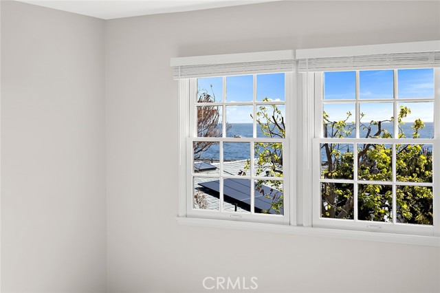 1259 Cliff Drive, Laguna Beach CA: https://media.crmls.org/medias/3e18a530-49b0-4ee1-996f-7756f24ef415.jpg