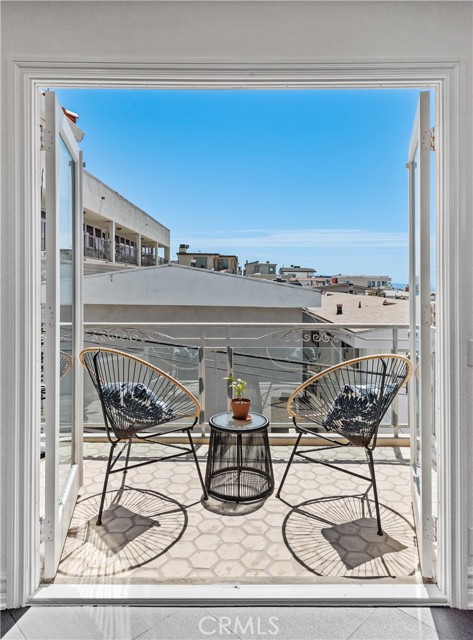 225 Rosecrans Place, Manhattan Beach, California 90266, 3 Bedrooms Bedrooms, ,3 BathroomsBathrooms,Residential,Sold,Rosecrans,SB23067054