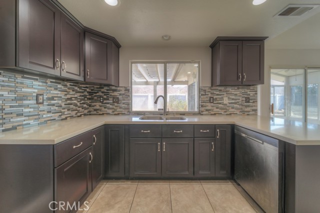 Detail Gallery Image 15 of 72 For 13220 Broken Bit Cir, Corona,  CA 92883 - 4 Beds | 2/1 Baths