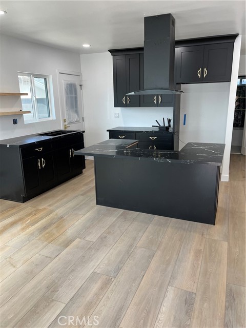 Detail Gallery Image 7 of 9 For 1082 Lewis Ave, Long Beach,  CA 90813 - – Beds | – Baths