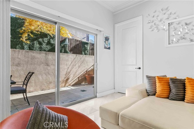 Detail Gallery Image 22 of 69 For 6920 Valmont #5,  Tujunga,  CA 91042 - 4 Beds | 3 Baths