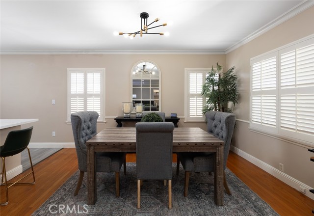 Detail Gallery Image 10 of 46 For 1030 W 19th St, Santa Ana,  CA 92706 - 4 Beds | 3 Baths