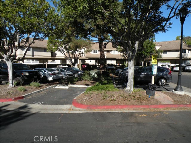 Detail Gallery Image 9 of 9 For 24382 Larchmont Ct #66,  Laguna Hills,  CA 92653 - 2 Beds | 2/1 Baths