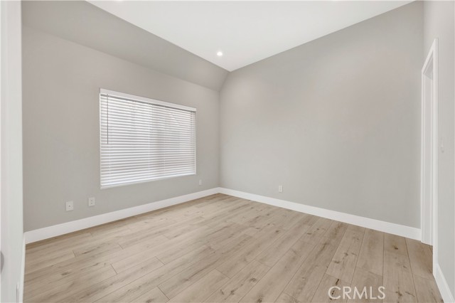 Detail Gallery Image 3 of 4 For 1055 Allen Ave #B,  Glendale,  CA 91201 - 1 Beds | 1 Baths