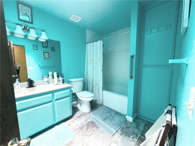 Detail Gallery Image 2 of 8 For 16639 Ottawa St, Victorville,  CA 92395 - 3 Beds | 2 Baths