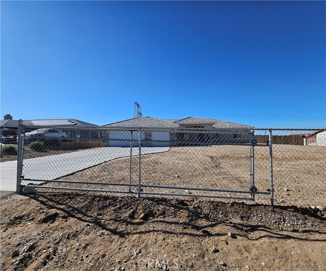 18010 Seaforth Street, Hesperia CA: https://media.crmls.org/medias/3e1ca548-fe72-4553-ae91-d2f36bff708f.jpg