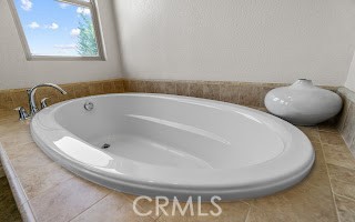 https://media.crmls.org/medias/3e1ce18e-52d2-4c84-8744-4e7716098f9b.jpg?preset=X-Large