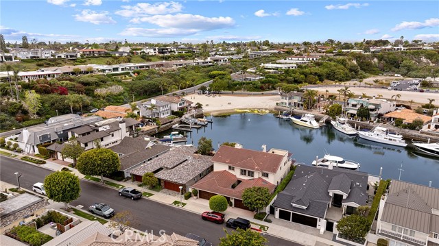 412 Evening Star Lane, Newport Beach CA: https://media.crmls.org/medias/3e1ced99-09d8-4e56-a140-5f1f5577cd81.jpg