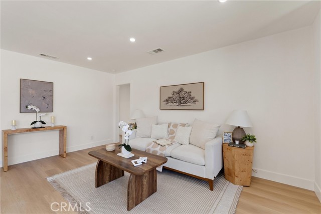 Detail Gallery Image 8 of 28 For 19910 Bernist Ave, Torrance,  CA 90503 - 3 Beds | 2 Baths