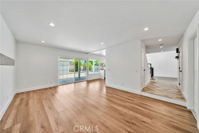25735 Williamsburg Court, Lake Forest CA: https://media.crmls.org/medias/3e1dae81-28c7-46fc-aca4-9a54c0c70e51.jpg