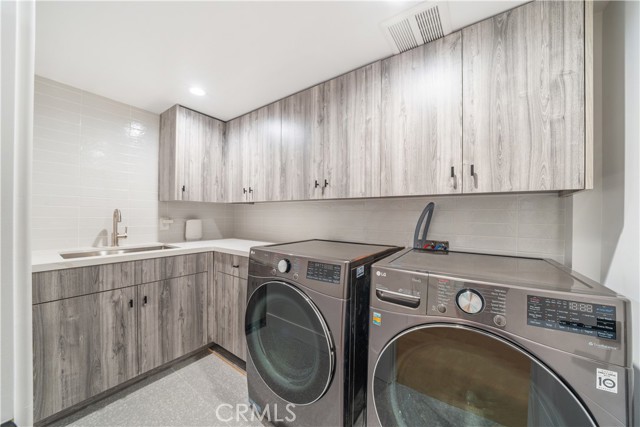 Detail Gallery Image 23 of 30 For 2369 Jupiter Dr, Los Angeles,  CA 90046 - 4 Beds | 4 Baths