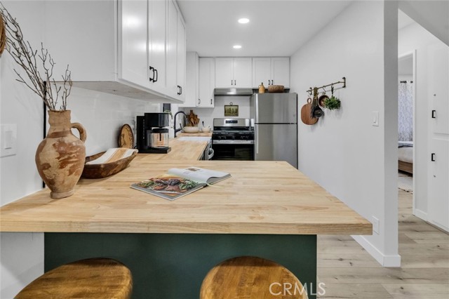 Detail Gallery Image 9 of 33 For 377 Hillside, Lake Arrowhead,  CA 92352 - 3 Beds | 2 Baths