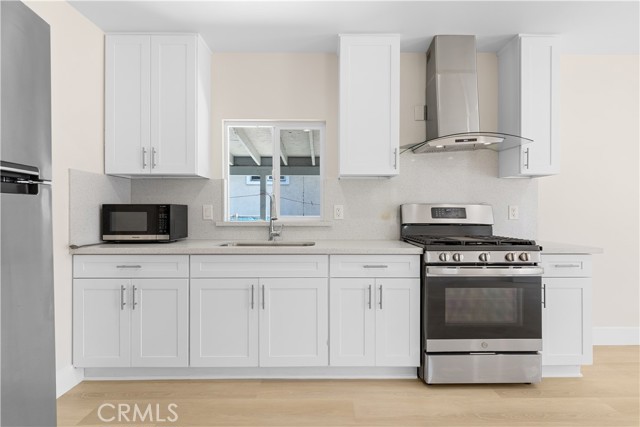 Image 21 of 35 For 14376 Euclid Street 1-4
