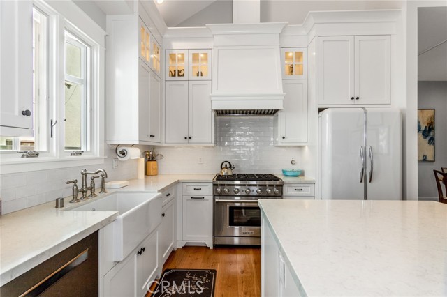 Detail Gallery Image 9 of 33 For 162 Pomona Ave, Long Beach,  CA 90803 - 2 Beds | 2 Baths