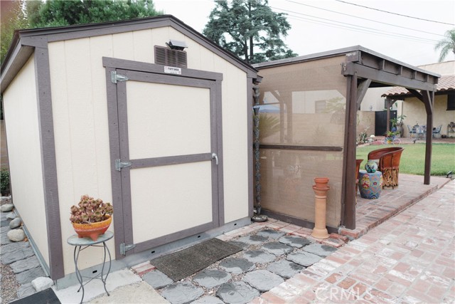 424 W 11th Street, Azusa CA: https://media.crmls.org/medias/3e214724-5819-4a25-b923-8a437930735b.jpg