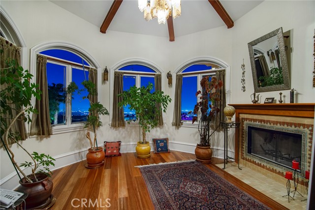 Detail Gallery Image 39 of 73 For 18933 La Montana Pl, Tarzana,  CA 91356 - 7 Beds | 6/1 Baths