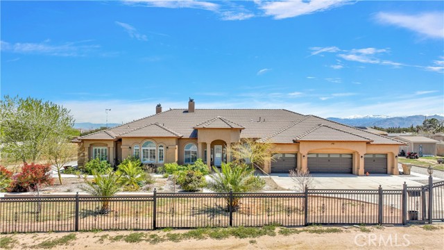 Detail Gallery Image 1 of 52 For 8426 Garlock St, Hesperia,  CA 92344 - 6 Beds | 4/1 Baths