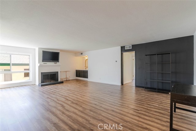 Detail Gallery Image 2 of 25 For 13543 Moorpark St #7,  Sherman Oaks,  CA 91423 - 2 Beds | 2 Baths