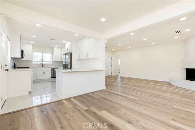 Detail Gallery Image 8 of 40 For 11110 Odell, Sunland,  CA 91040 - 4 Beds | 3 Baths