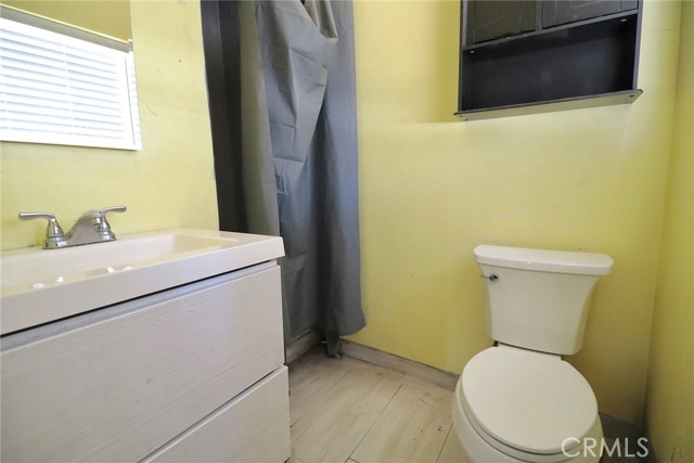 Detail Gallery Image 6 of 25 For 6591 Elmwood Rd, San Bernardino,  CA 92404 - 4 Beds | 2 Baths