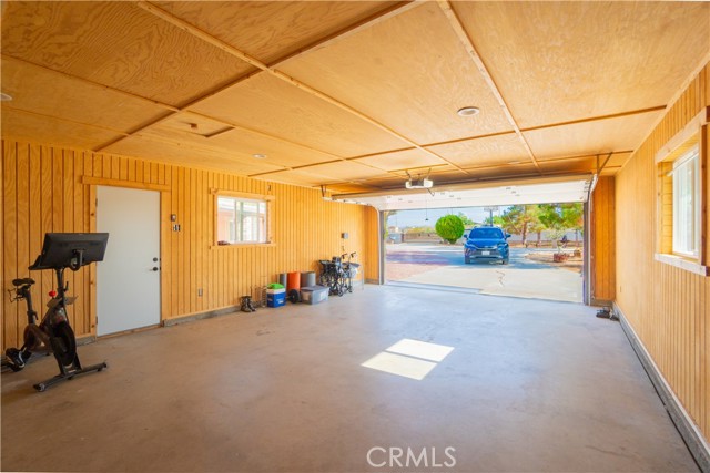 14221 Tumbleweed Road, Phelan CA: https://media.crmls.org/medias/3e2490c9-791f-45b0-b2c8-a9b0d55f25e0.jpg