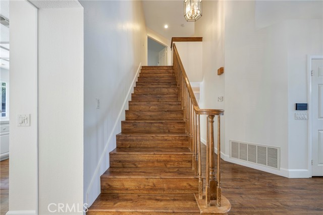 Detail Gallery Image 39 of 59 For 24004 Arminta St, West Hills,  CA 91304 - 4 Beds | 3 Baths
