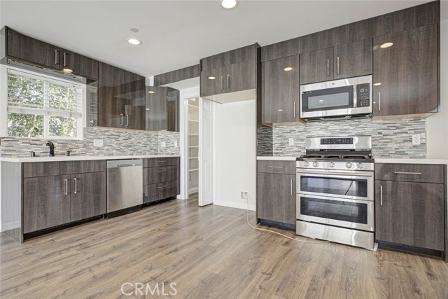 Detail Gallery Image 10 of 25 For 13329 Strathern St, North Hollywood,  CA 91605 - 2 Beds | 1/1 Baths