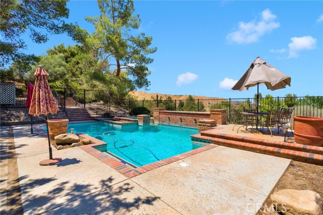 6375 Arrowhead Lake Road, Hesperia CA: https://media.crmls.org/medias/3e26691a-9f24-4fec-b424-510bafe6d6e7.jpg