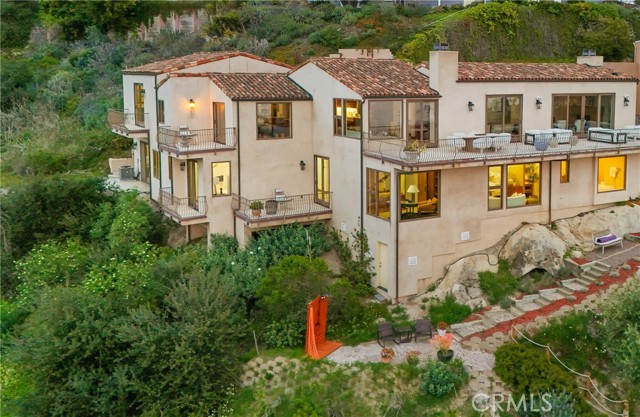 2516 Temple Hills Drive, Laguna Beach CA: https://media.crmls.org/medias/3e26ac73-6721-4b48-a045-9bcd3bfb6596.jpg