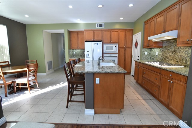 Detail Gallery Image 3 of 36 For 10 Coriander, Irvine,  CA 92603 - 4 Beds | 3 Baths