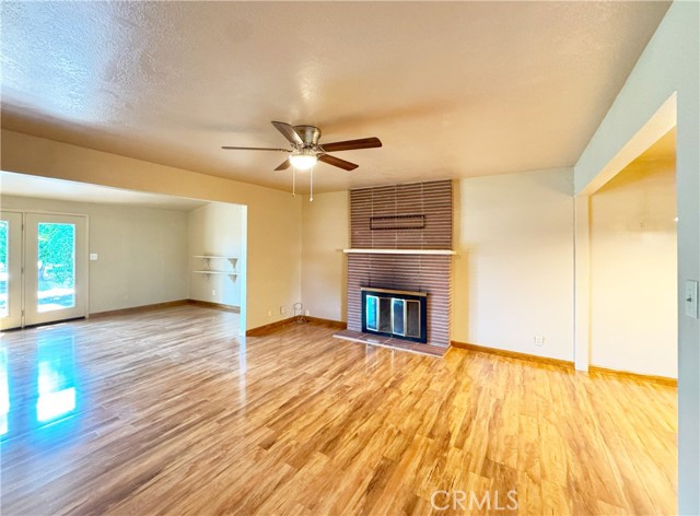 1041 Golden Gate Avenue, Dos Palos CA: https://media.crmls.org/medias/3e26f91e-e940-4ae7-b5af-fbe52f823a1e.jpg