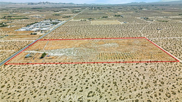 Detail Gallery Image 13 of 25 For 33633 Old Woman Spring Rd, Lucerne Valley,  CA 92356 - – Beds | – Baths