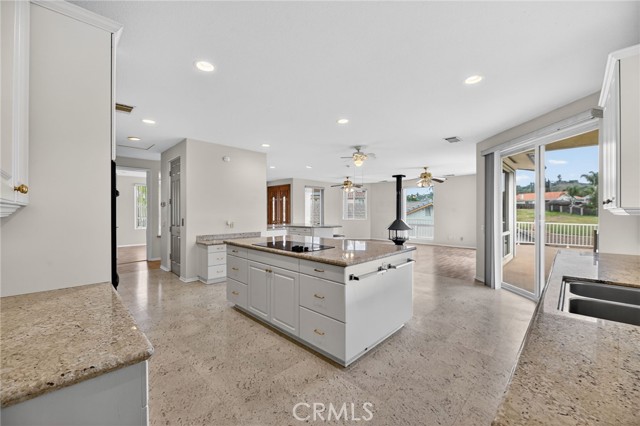 Detail Gallery Image 13 of 65 For 29886 Bahia Dr, Canyon Lake,  CA 92587 - 3 Beds | 2 Baths