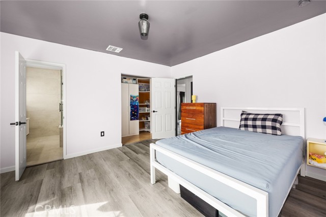 Image 26 of 70 For 6117 Loma Avenue