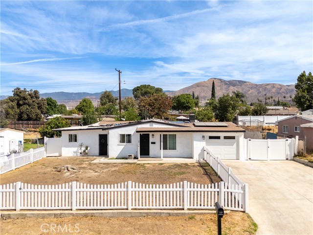 Detail Gallery Image 5 of 25 For 27034 Villa Ave, Highland,  CA 92346 - 4 Beds | 2/1 Baths