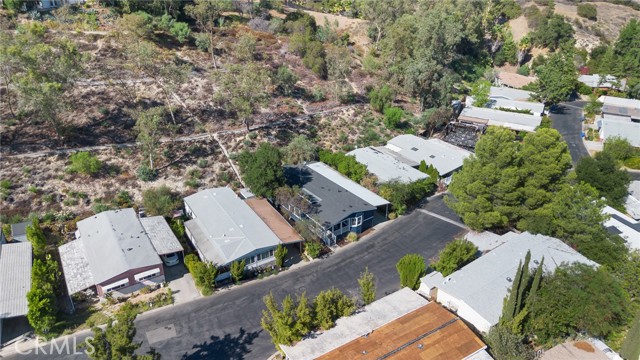 23777 Mulholland Highway, Calabasas CA: https://media.crmls.org/medias/3e28fed4-7aa1-4a2e-958a-e7af4d9e0c30.jpg