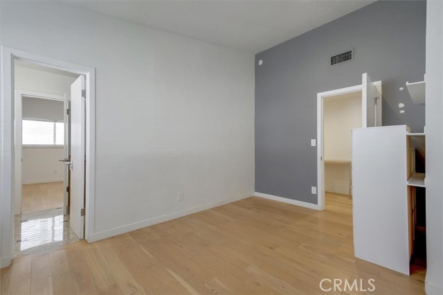 Detail Gallery Image 40 of 66 For 24216 Calvert St, Woodland Hills,  CA 91367 - 5 Beds | 3/1 Baths