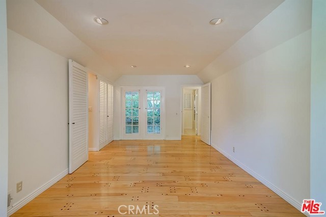 Detail Gallery Image 24 of 38 For 3826 Dixie Canyon, Sherman Oaks,  CA 91423 - 3 Beds | 3 Baths