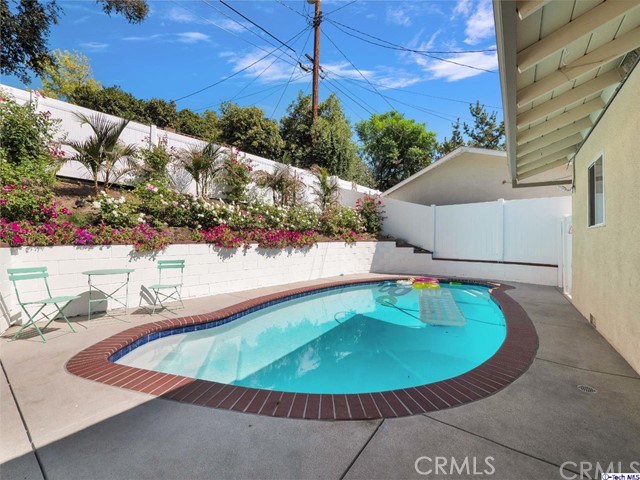 3825 Los Amigos Street, La Crescenta CA: https://media.crmls.org/medias/3e2c342d-9d13-4eff-bc03-d93bb7b8377a.jpg