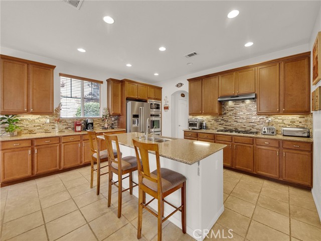 20361 Julia Lane, Saugus CA: https://media.crmls.org/medias/3e2cd449-aa9f-474c-abf8-dba63f05d283.jpg