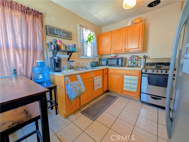 Detail Gallery Image 18 of 29 For 7423 Lankershim Ave, Highland,  CA 92346 - 2 Beds | 1 Baths