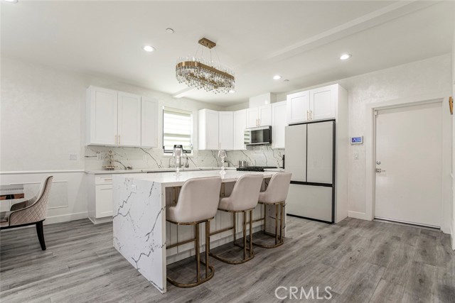Detail Gallery Image 5 of 52 For 9124 N Nilo Ln, Panorama City,  CA 91402 - 4 Beds | 3/1 Baths