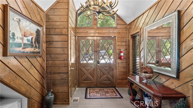 Detail Gallery Image 4 of 36 For 582 Kuffel Canyon Rd, Lake Arrowhead,  CA 92352 - 3 Beds | 2 Baths