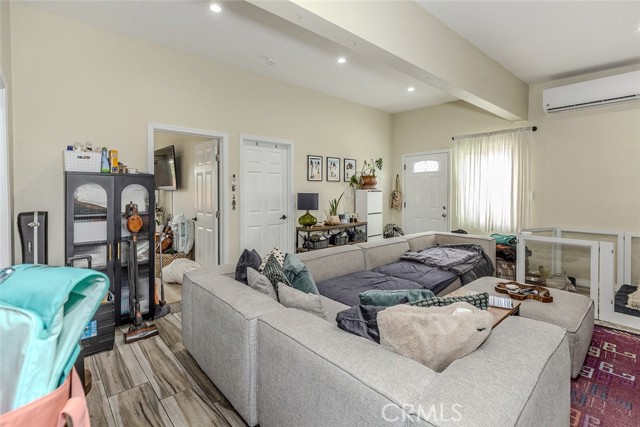 3632 W 59th Street, Los Angeles CA: https://media.crmls.org/medias/3e2eb714-1bd4-413c-bfa2-2c8e2a1d8c24.jpg