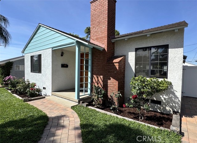 Detail Gallery Image 2 of 3 For 2905 North Myers Street, Burbank,  CA 91504 - 2 Beds | 1 Baths