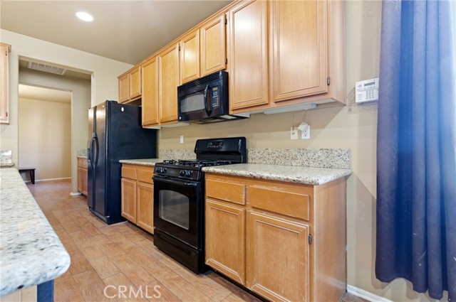 Detail Gallery Image 12 of 55 For 741 Amor, San Jacinto,  CA 92582 - 5 Beds | 2/1 Baths