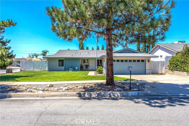 Detail Gallery Image 3 of 31 For 13638 San Leandro Ave, Yucaipa,  CA 92399 - 4 Beds | 2 Baths