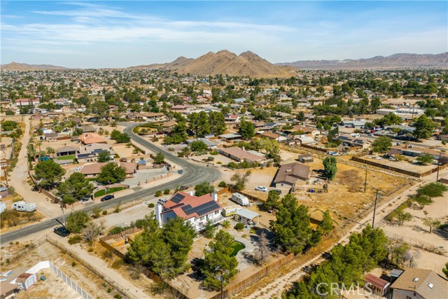 Detail Gallery Image 5 of 53 For 19161 Tecumseh Rd, Apple Valley,  CA 92307 - 5 Beds | 3 Baths