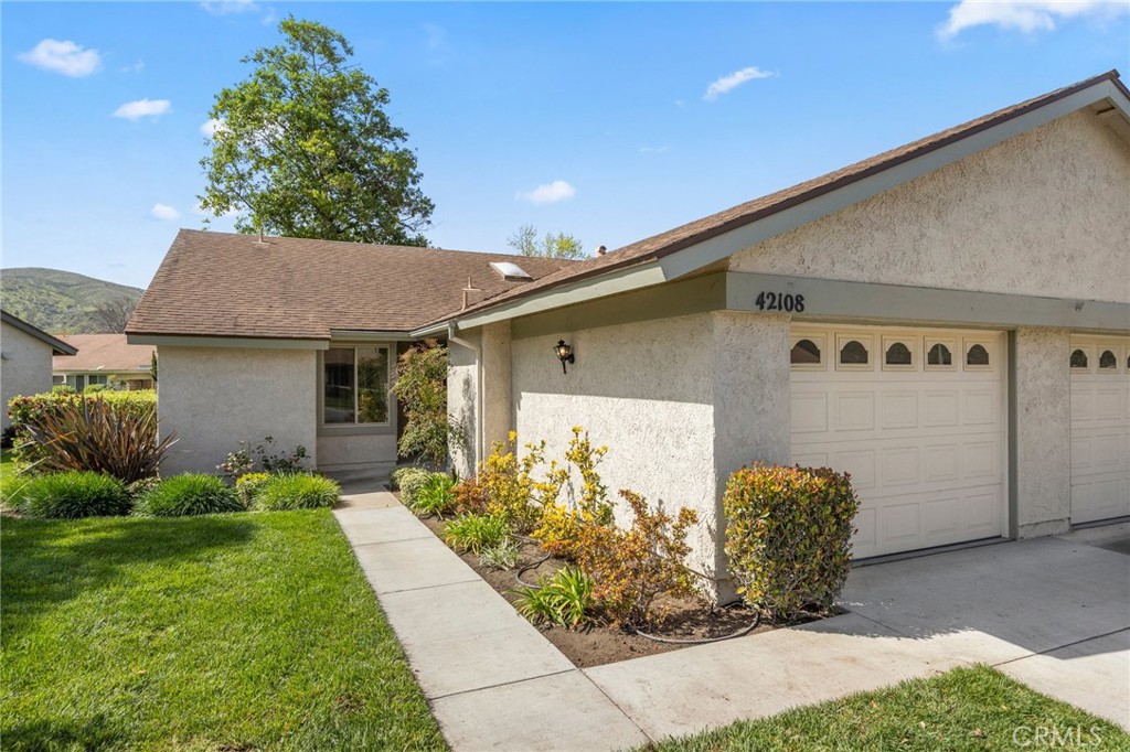 42108 Village 42